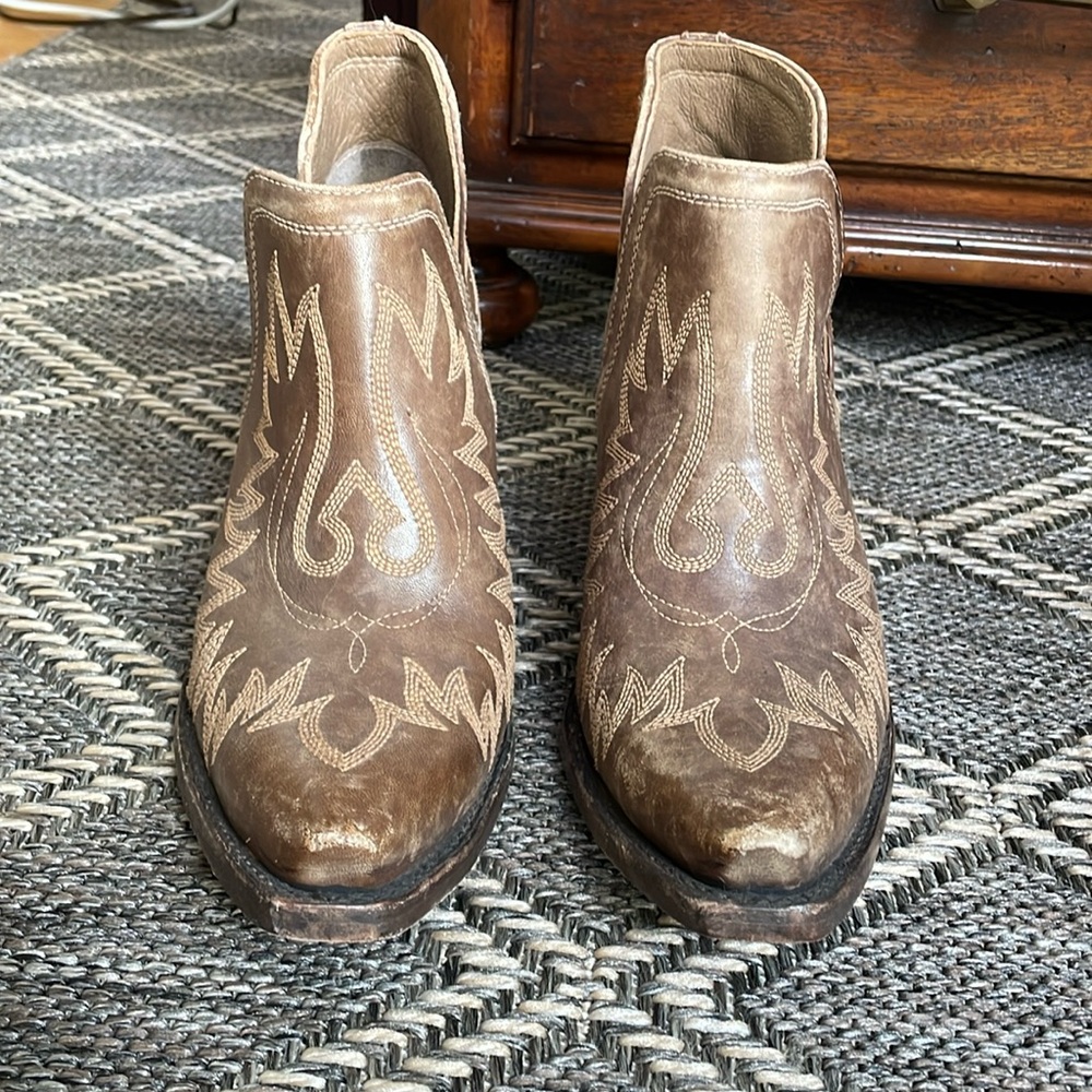 Ariat Dixon 9 Brown Bootie